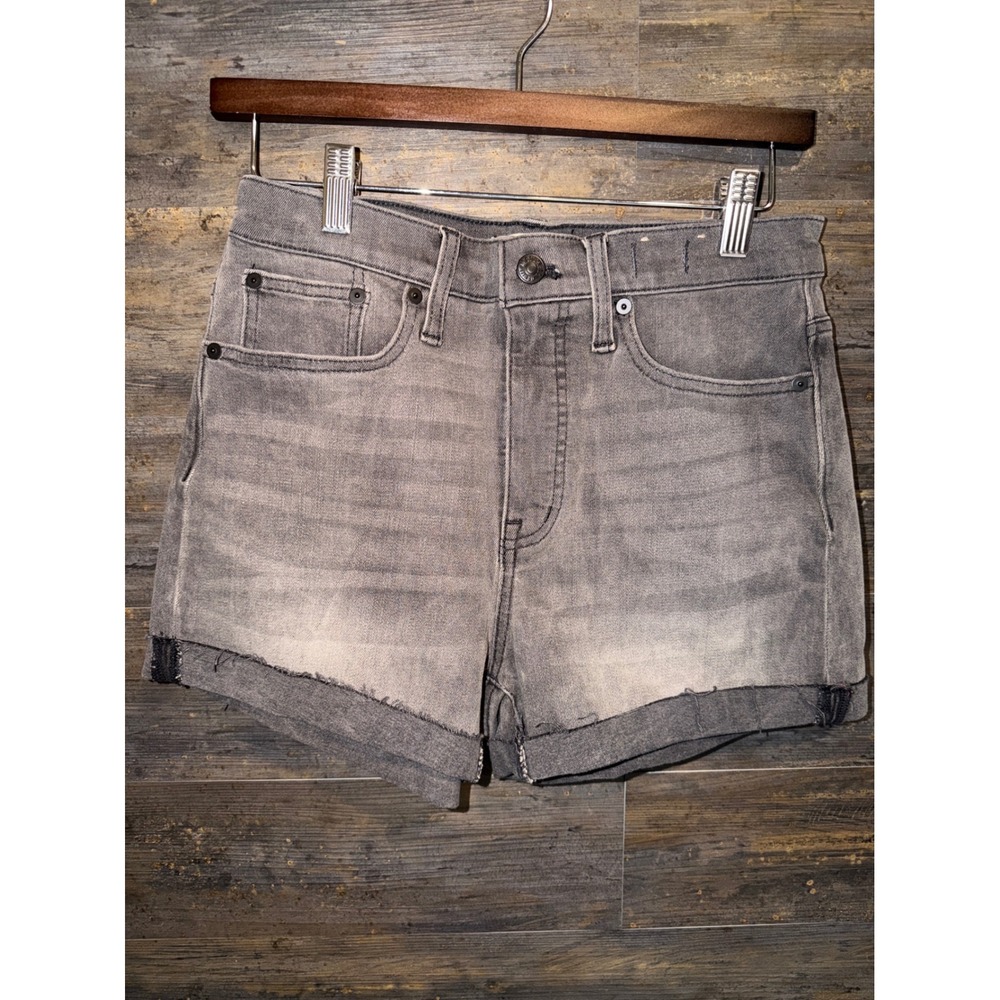Madewell High-Rise Denim Shorts Gray Faded Wash Cuffed Raw Hem Size 26 DM1750